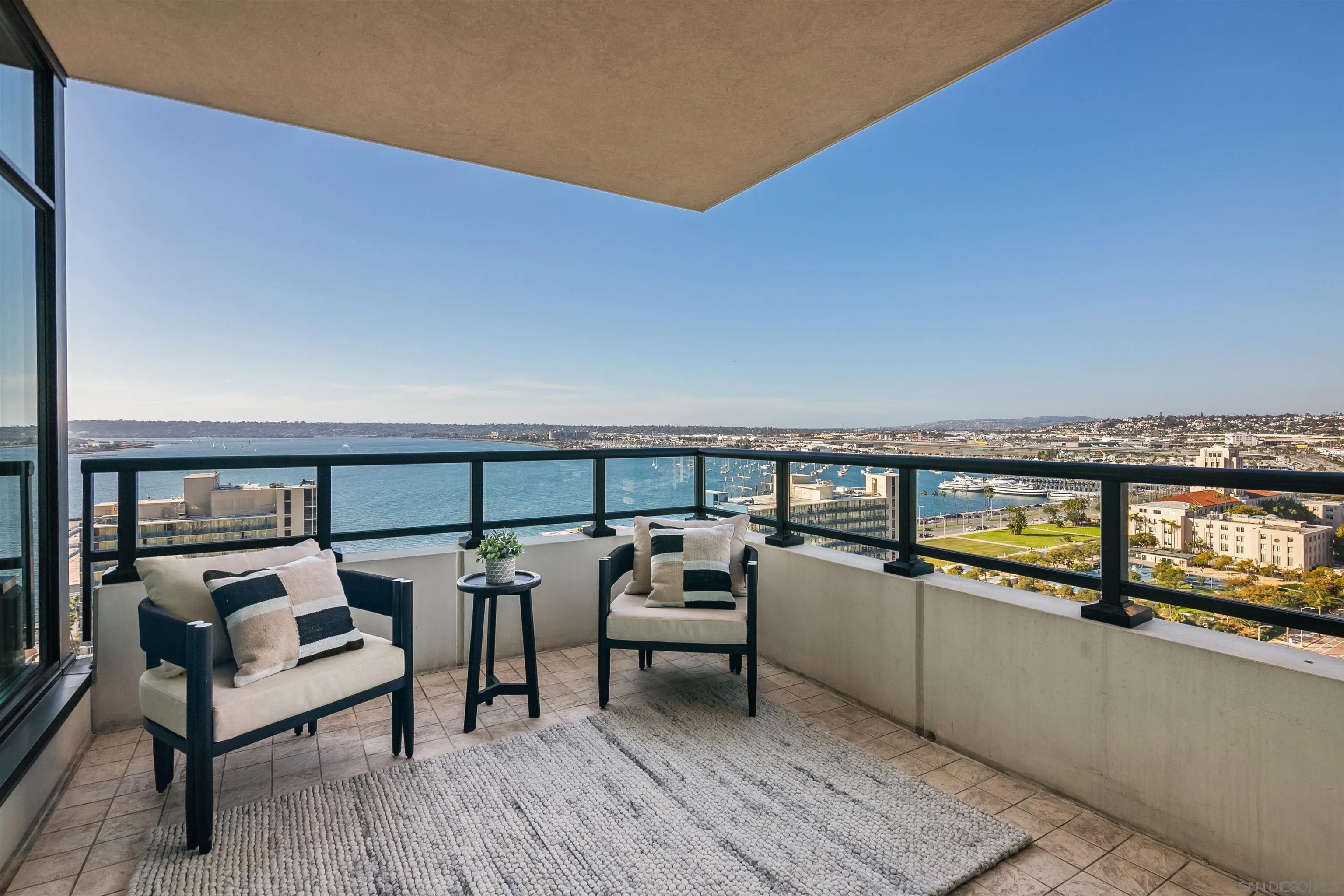 1205 Pacific Hwy 2002