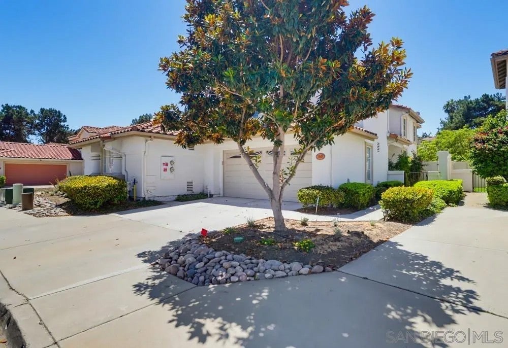Photo of 2505 Whispering Palms Loop, Chula Vista, CA 91915 (MLS # 260020346)