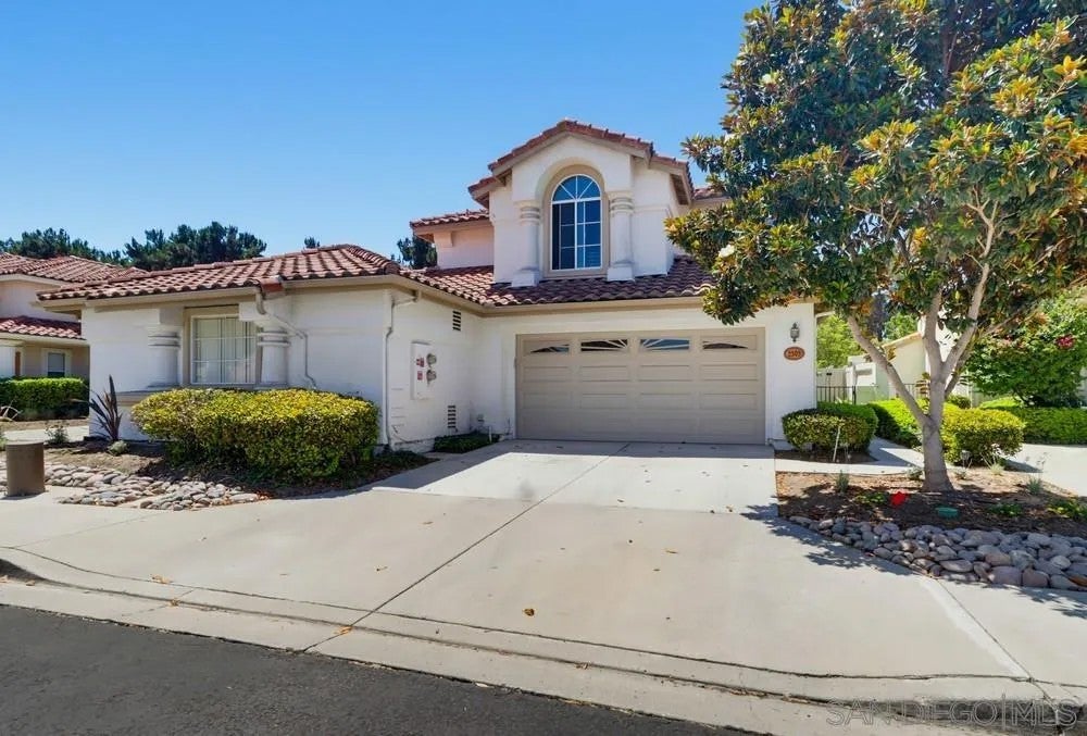 Photo of 2505 Whispering Palms Loop, Chula Vista, CA 91915 (MLS # 260020346)