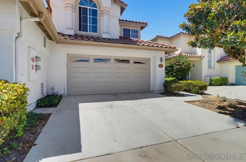 2505 Whispering Palms Loop