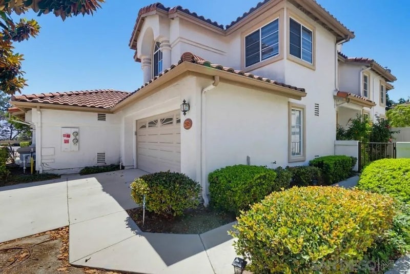 2505 Whispering Palms Loop