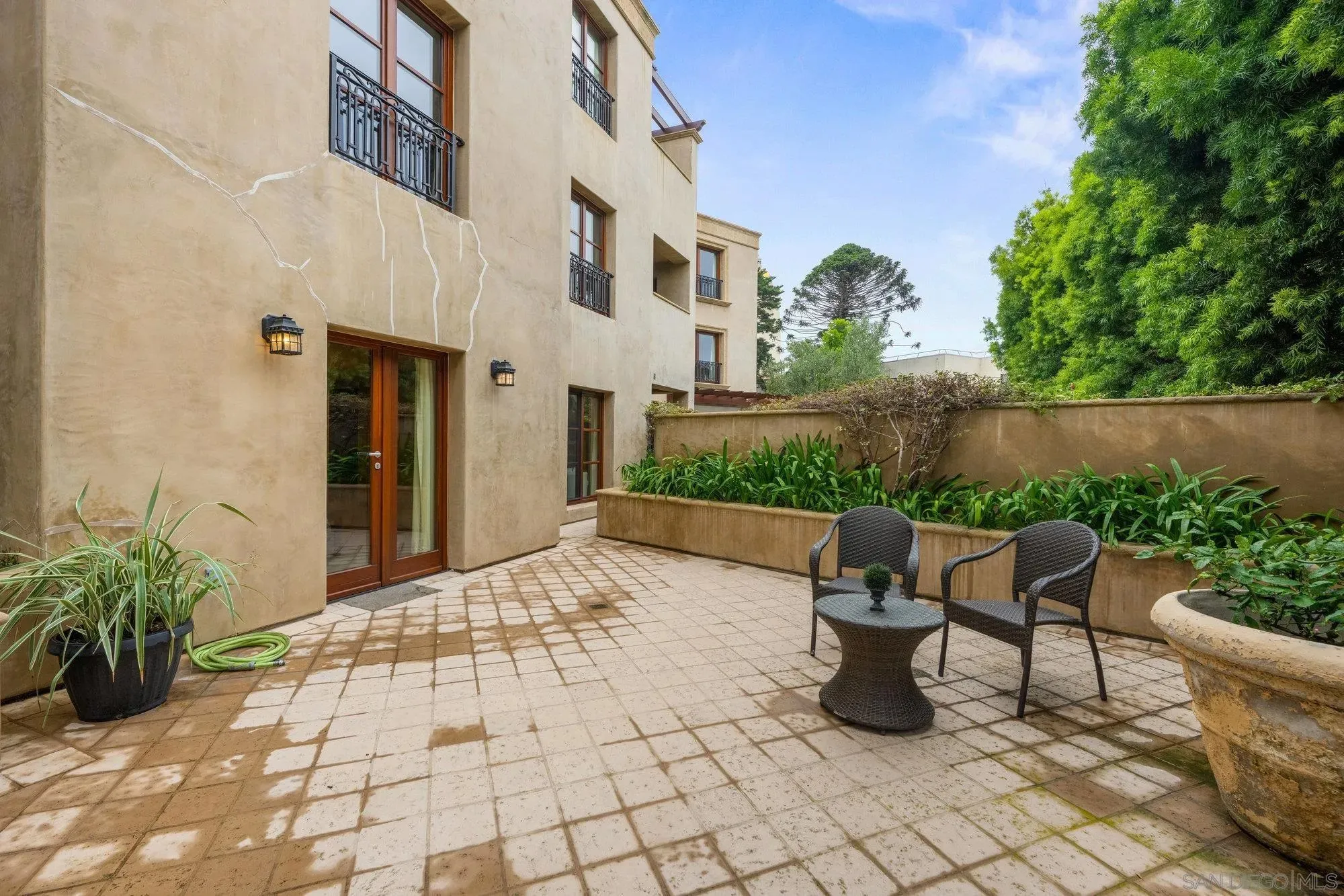 La Jolla, California 92037, United States, 3 Bedrooms Bedrooms, ,3 BathroomsBathrooms,Residential,Active,196977