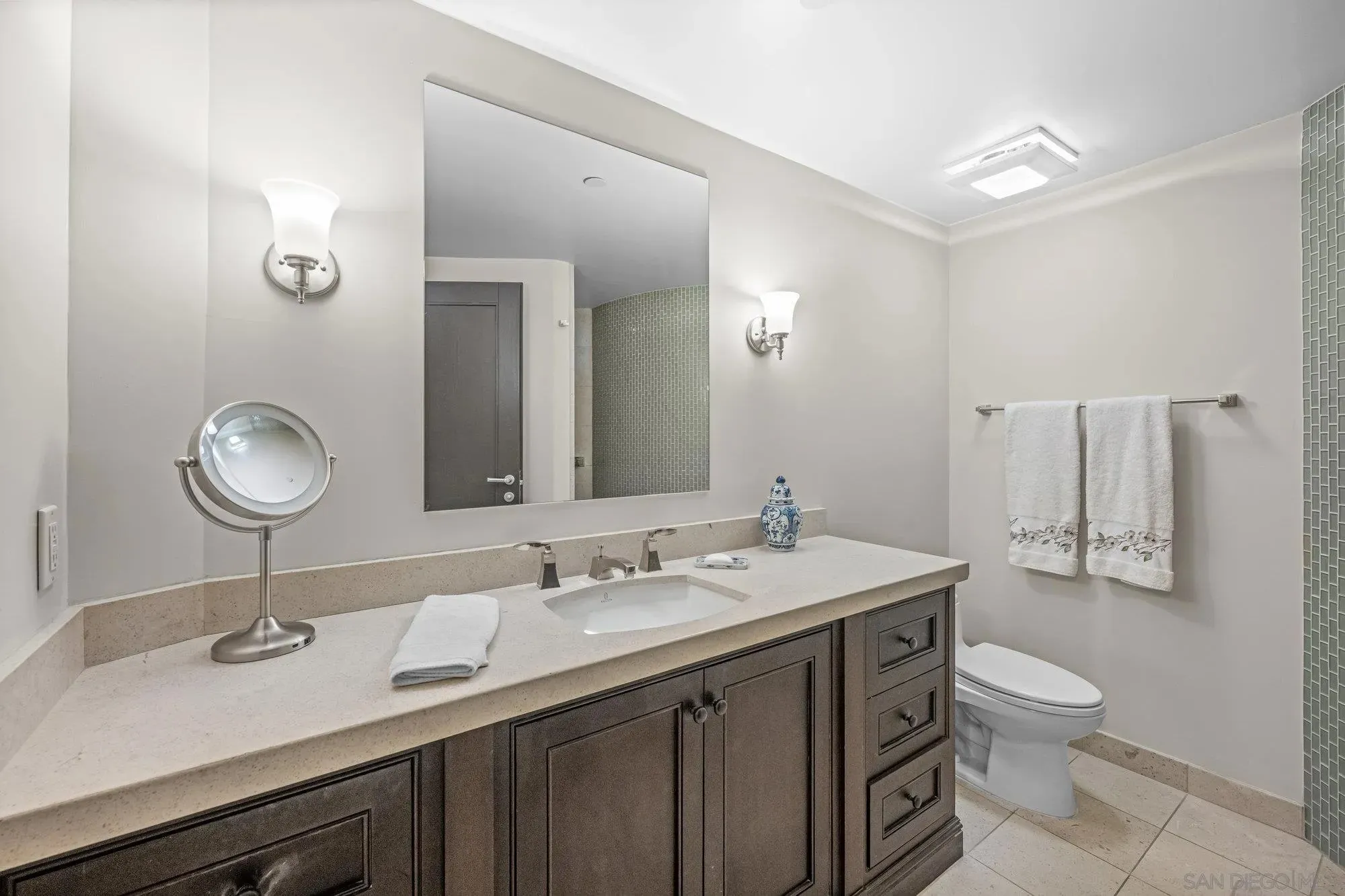 La Jolla, California 92037, United States, 3 Bedrooms Bedrooms, ,3 BathroomsBathrooms,Residential,Active,196977