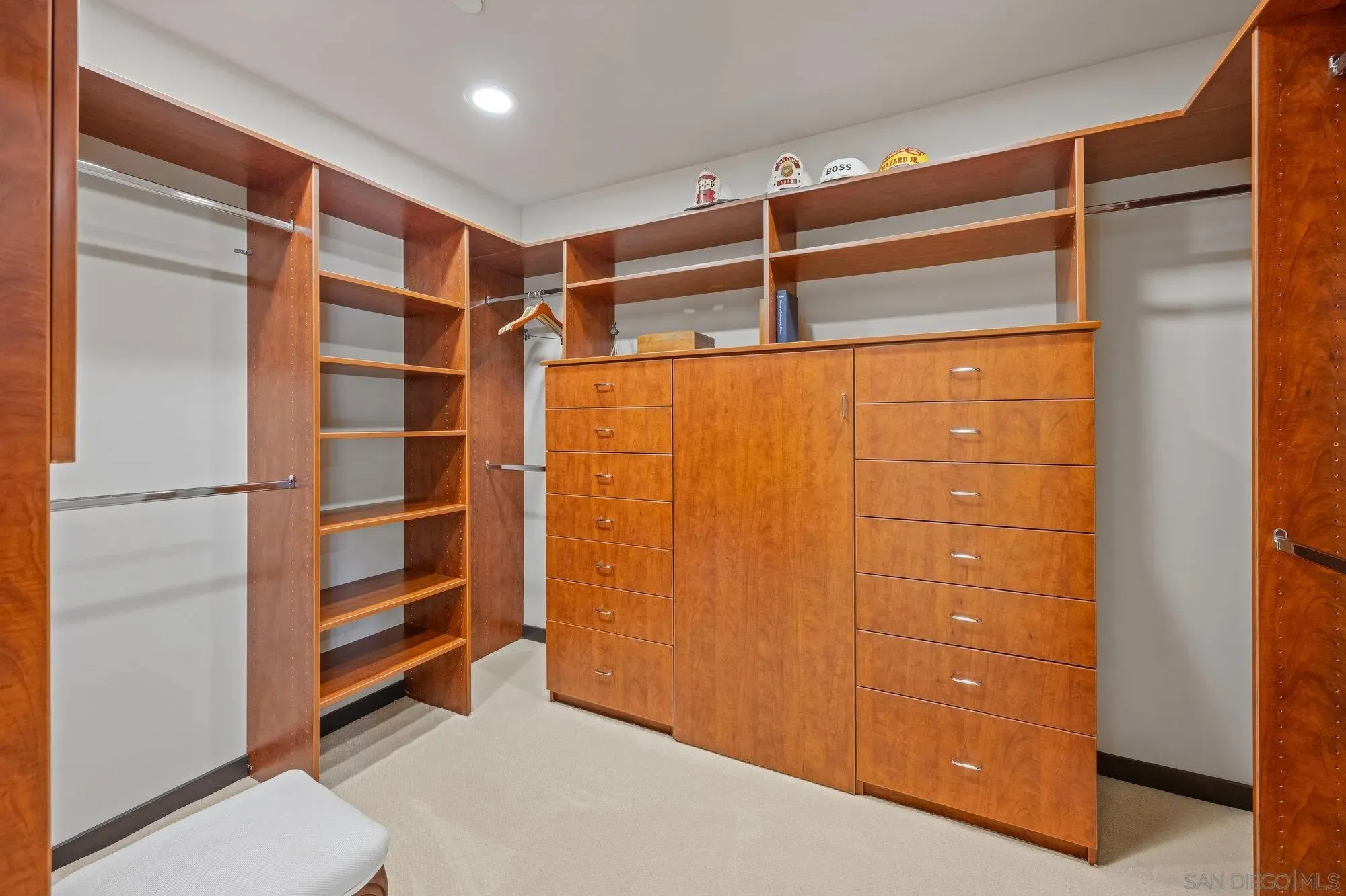 La Jolla, California 92037, United States, 3 Bedrooms Bedrooms, ,3 BathroomsBathrooms,Residential,Active,196977