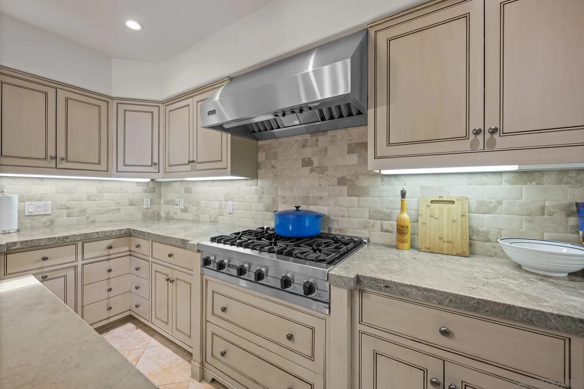 La Jolla, California 92037, United States, 3 Bedrooms Bedrooms, ,3 BathroomsBathrooms,Residential,Active,196977