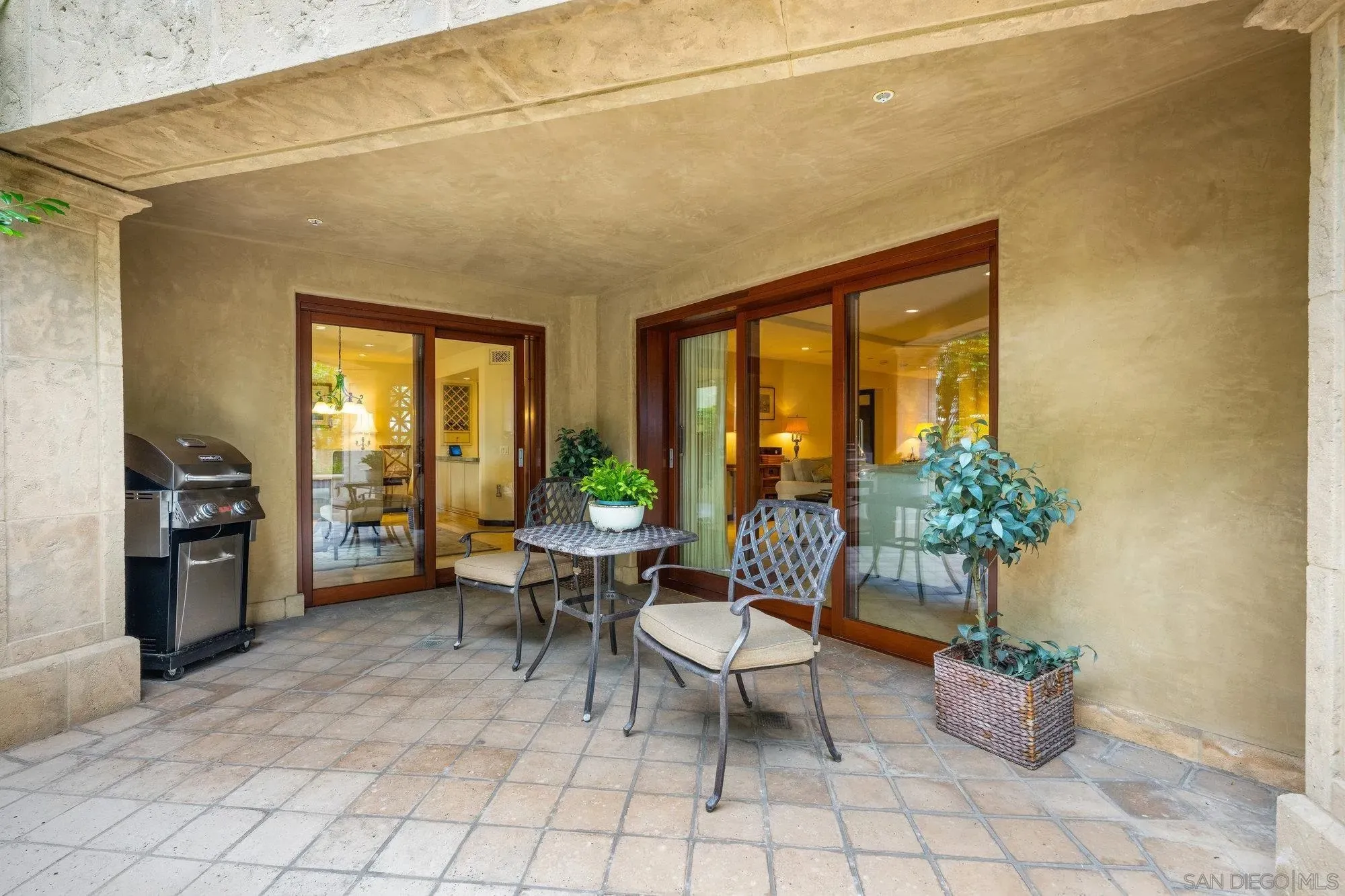 La Jolla, California 92037, United States, 3 Bedrooms Bedrooms, ,3 BathroomsBathrooms,Residential,Active,196977