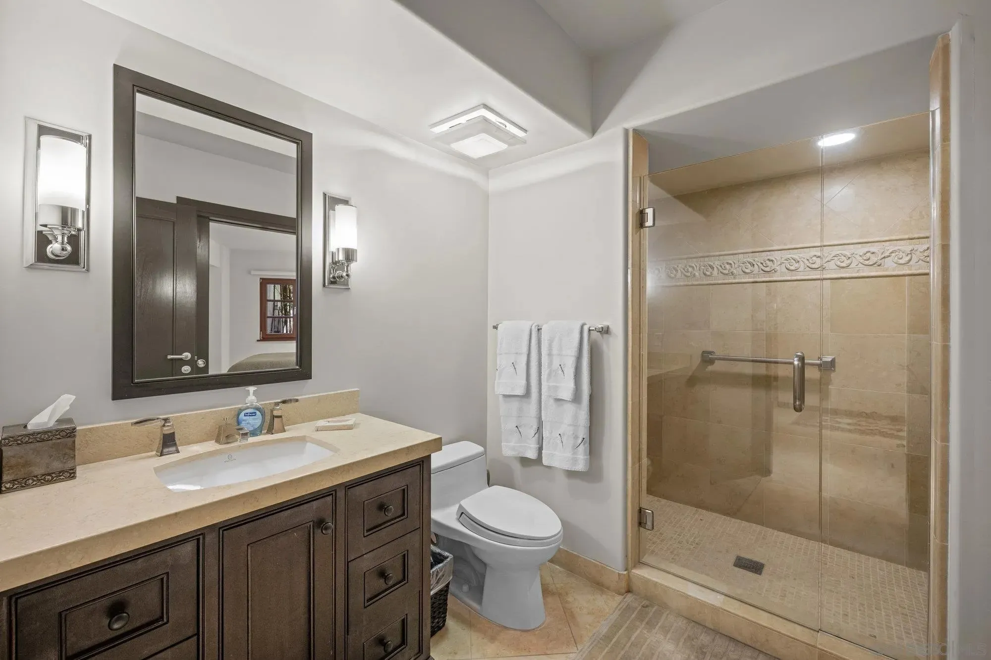 La Jolla, California 92037, United States, 3 Bedrooms Bedrooms, ,3 BathroomsBathrooms,Residential,Active,196977