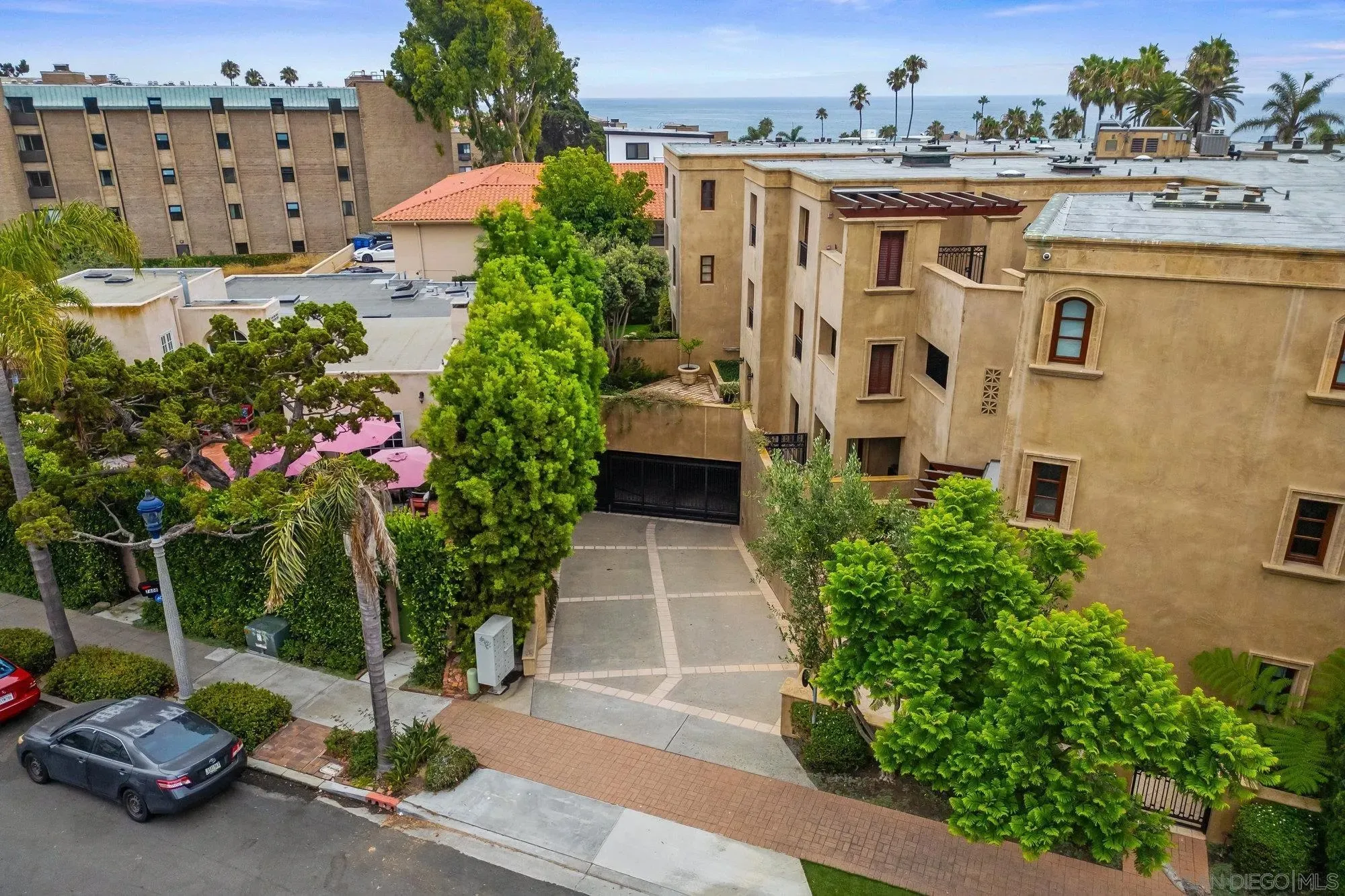 La Jolla, California 92037, United States, 3 Bedrooms Bedrooms, ,3 BathroomsBathrooms,Residential,Active,196977