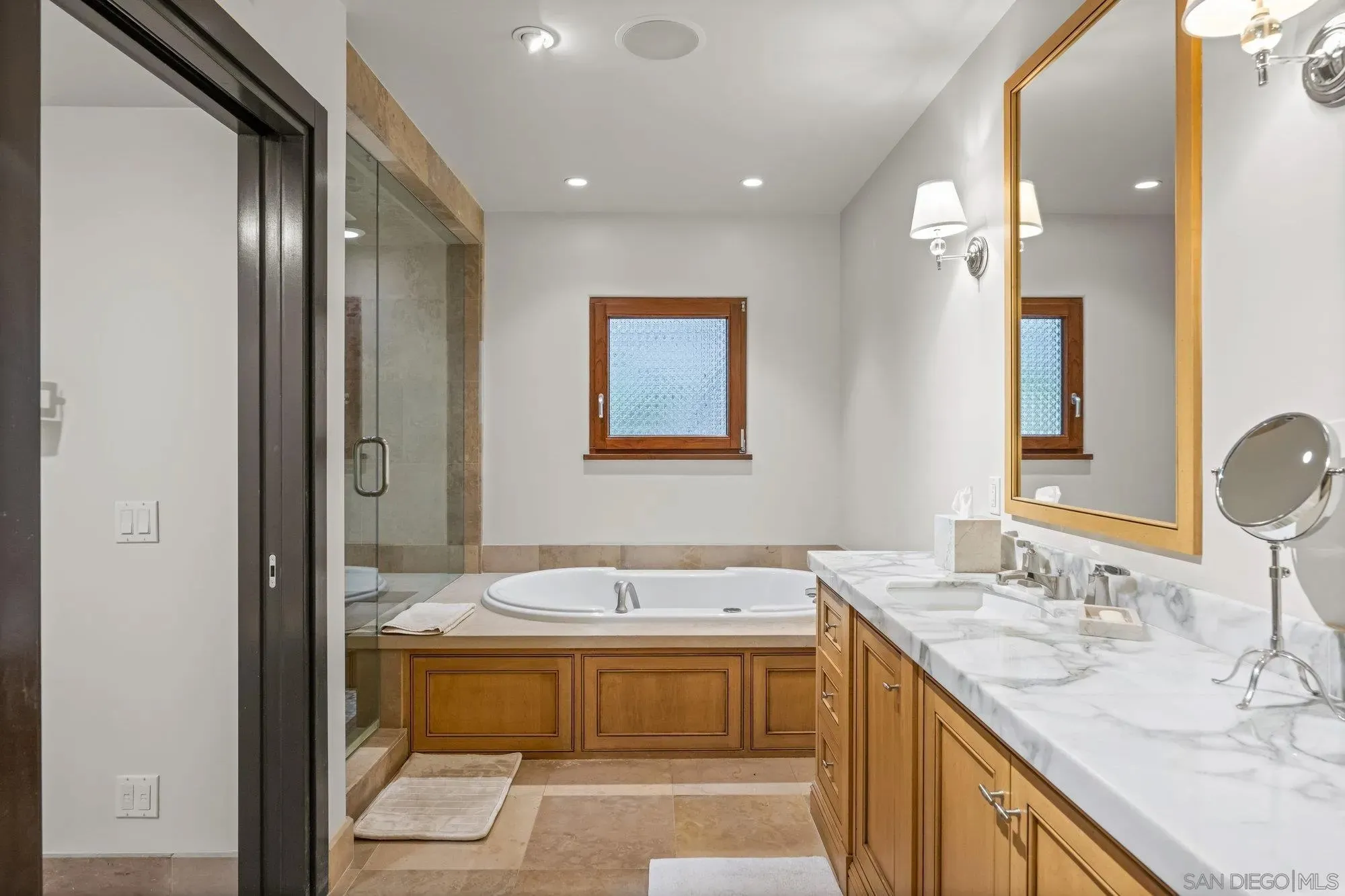 La Jolla, California 92037, United States, 3 Bedrooms Bedrooms, ,3 BathroomsBathrooms,Residential,Active,196977