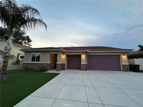 Photo of 30409 Gulf Stream Dr, Canyon Lake, CA 92587 (MLS # SW26056743)