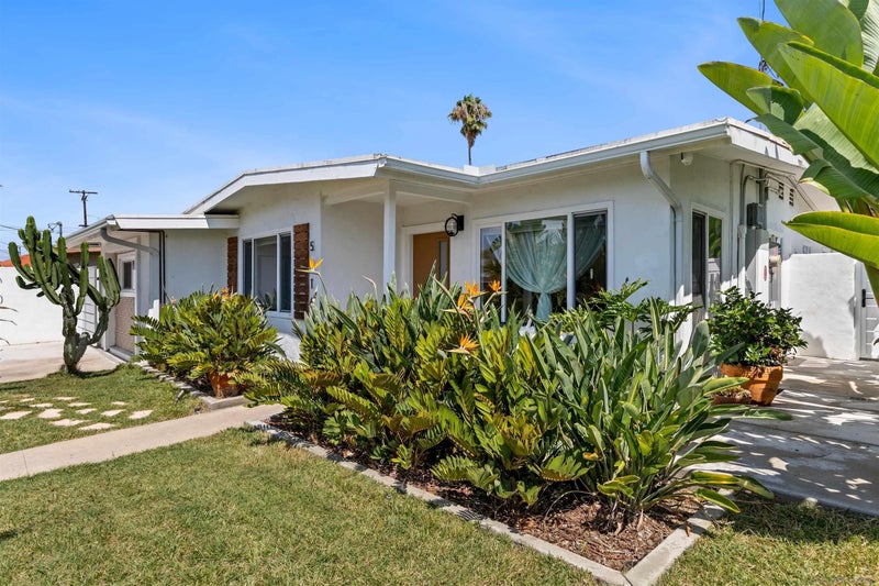 5716 Redwood