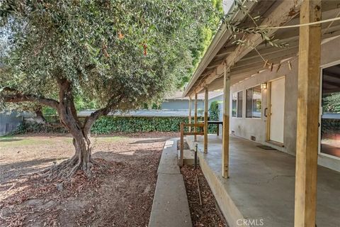 Photo of 23143 Dolorosa, Woodland Hills, CA 91367 (MLS # SR25259546)