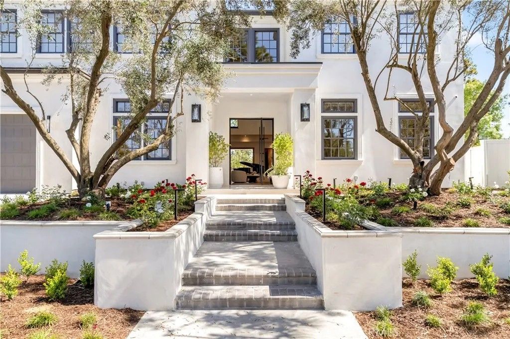 Photo of 6 Pinehurst Ln, Newport Beach, CA 92660 (MLS # OC26090226)