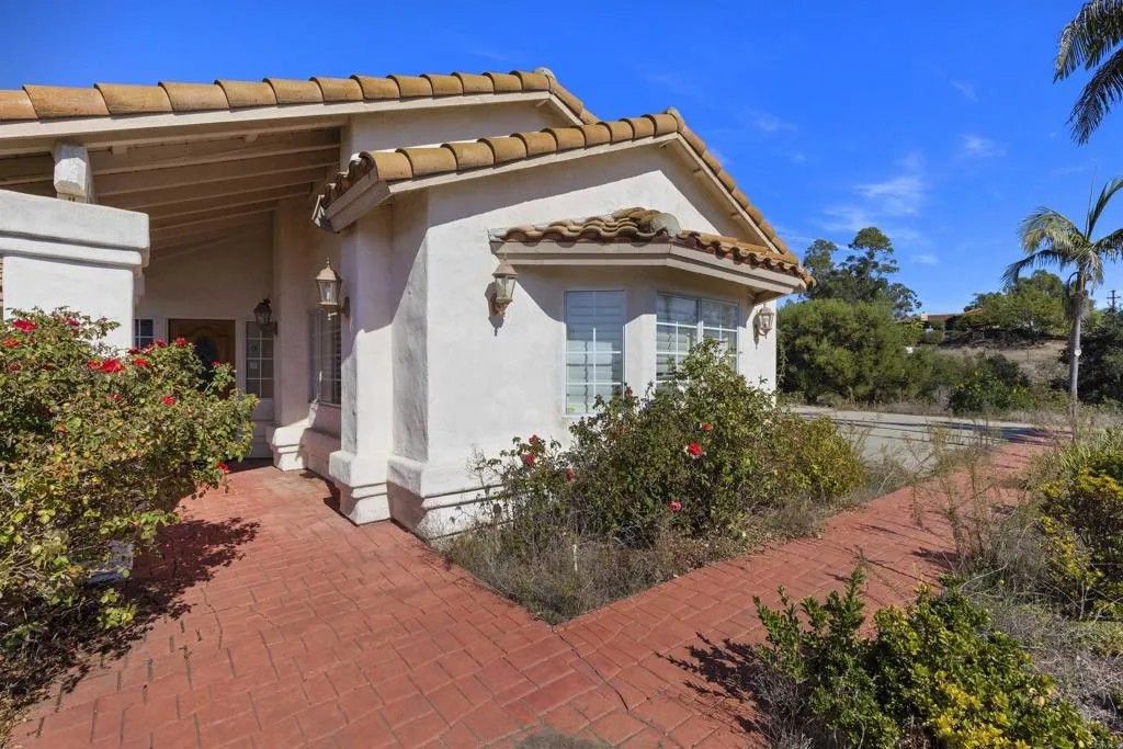 Photo of 1007 Capra Way, Fallbrook, CA 92028 (MLS # NDP2510380)