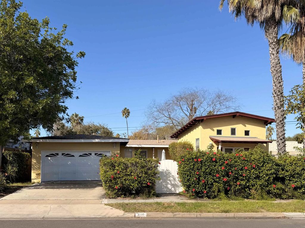 Photo of 810 Coronado Ave, Coronado, CA 92118 (MLS # 250045944)