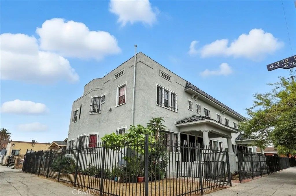 Photo of 4302 S Hoover Street, Los Angeles, CA 90037 (MLS # PW25268986)