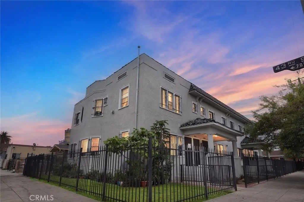 Photo of 4302 S Hoover Street, Los Angeles, CA 90037 (MLS # PW25268986)