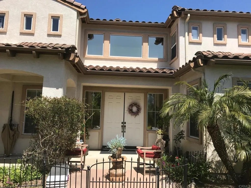 7908 Calle Oliva