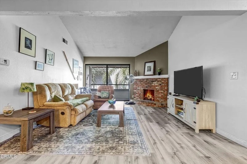 15511 Sherman Way 32