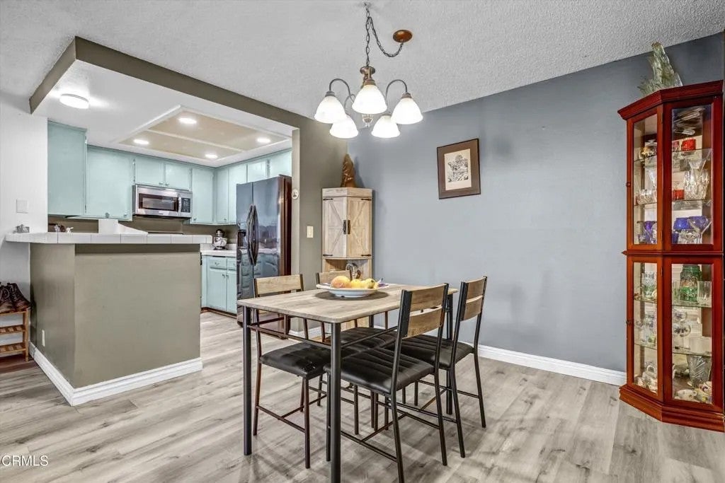 15511 Sherman Way 32