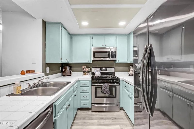 15511 Sherman Way 32