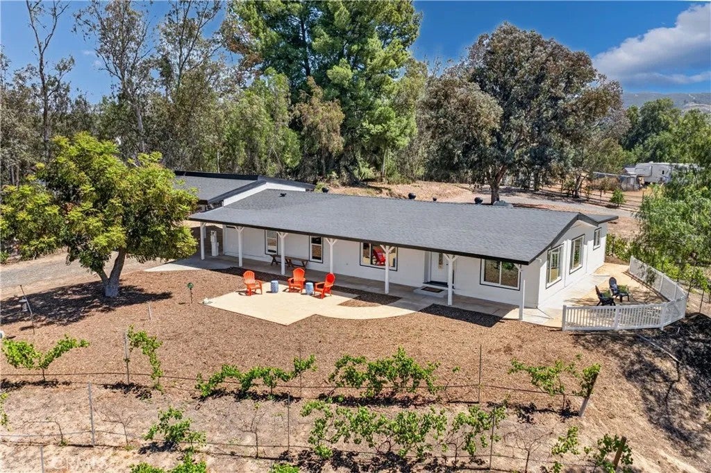 Photo of 36210 Tonto Ln, Temecula, CA 92592 (MLS # SW26085114)
