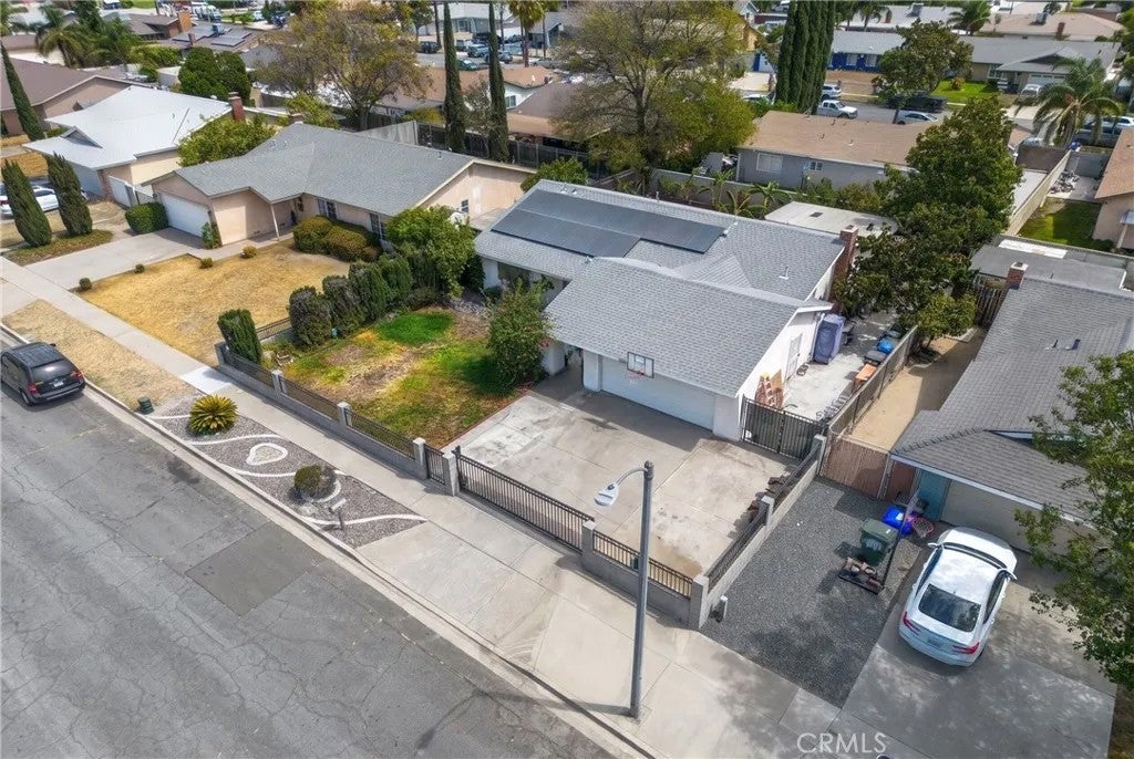 9087 Rosecrest