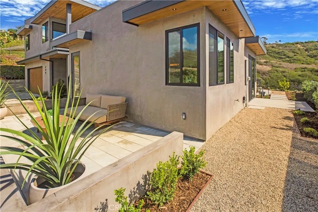 408 Avenida Presidio