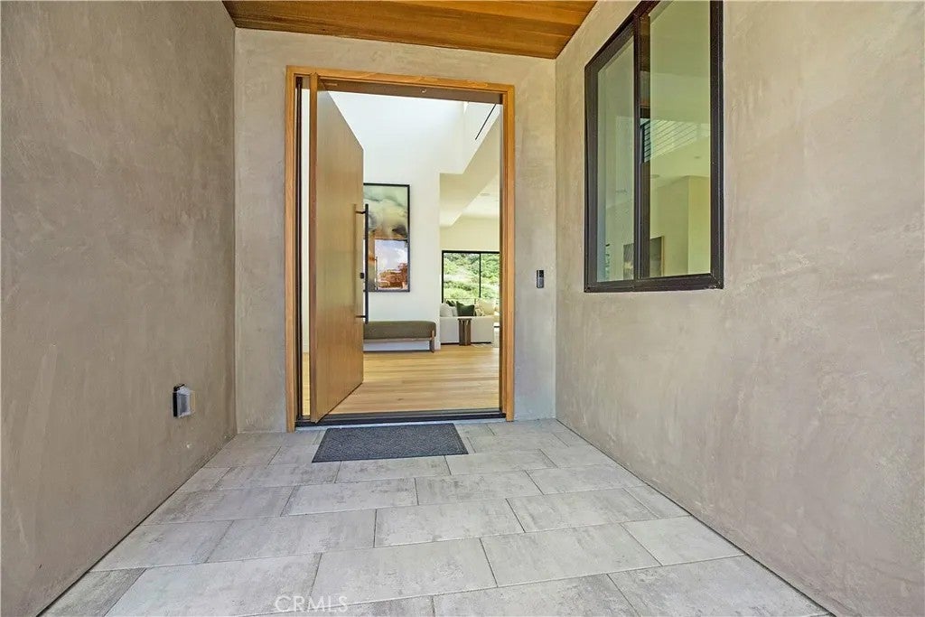 408 Avenida Presidio