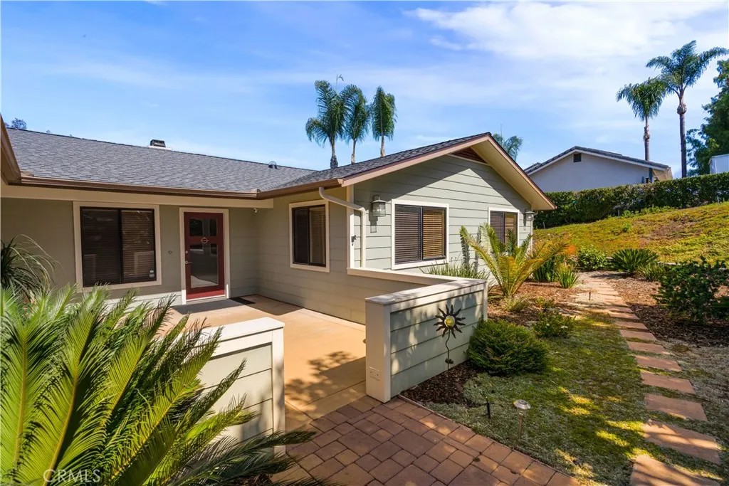 1691 Pepper Tree