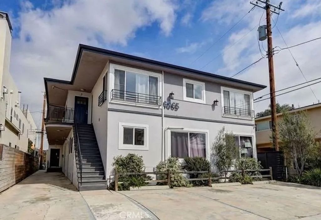 Photo of 6065 Pickford Place #2, Los Angeles, CA 90035 (MLS # RS26072698)
