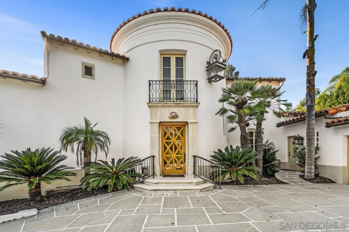 6692 La Jolla Scenic Dr S