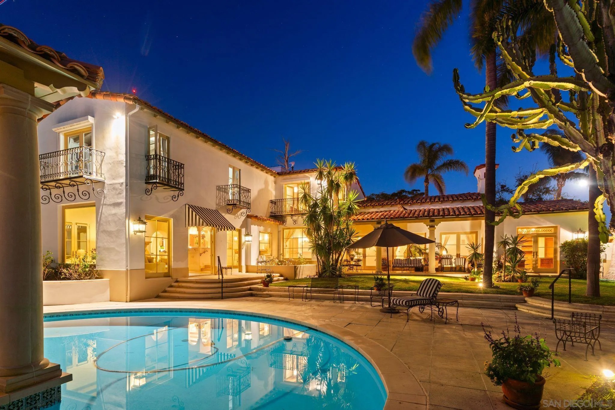 6692 La Jolla Scenic Dr S