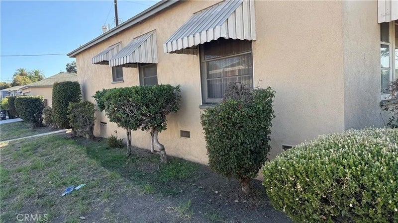 1802 W 35th Place
