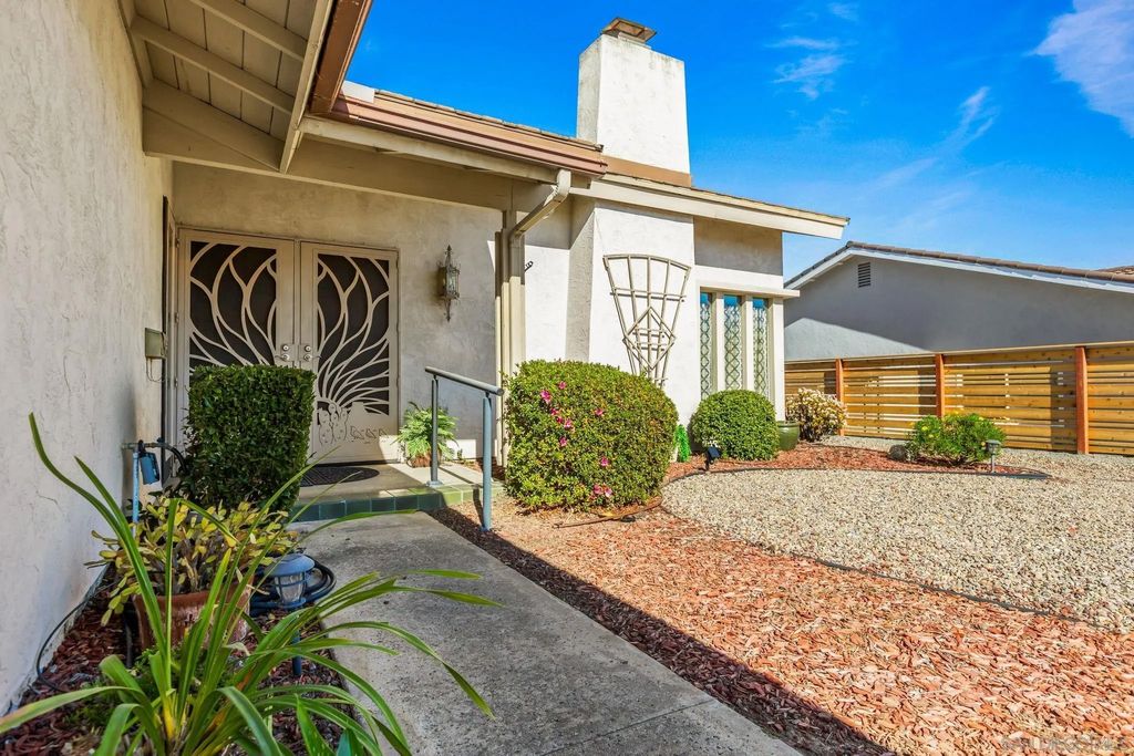 Photo of 16598 Casero Rd, San Diego, CA 92128 (MLS # 260001626)