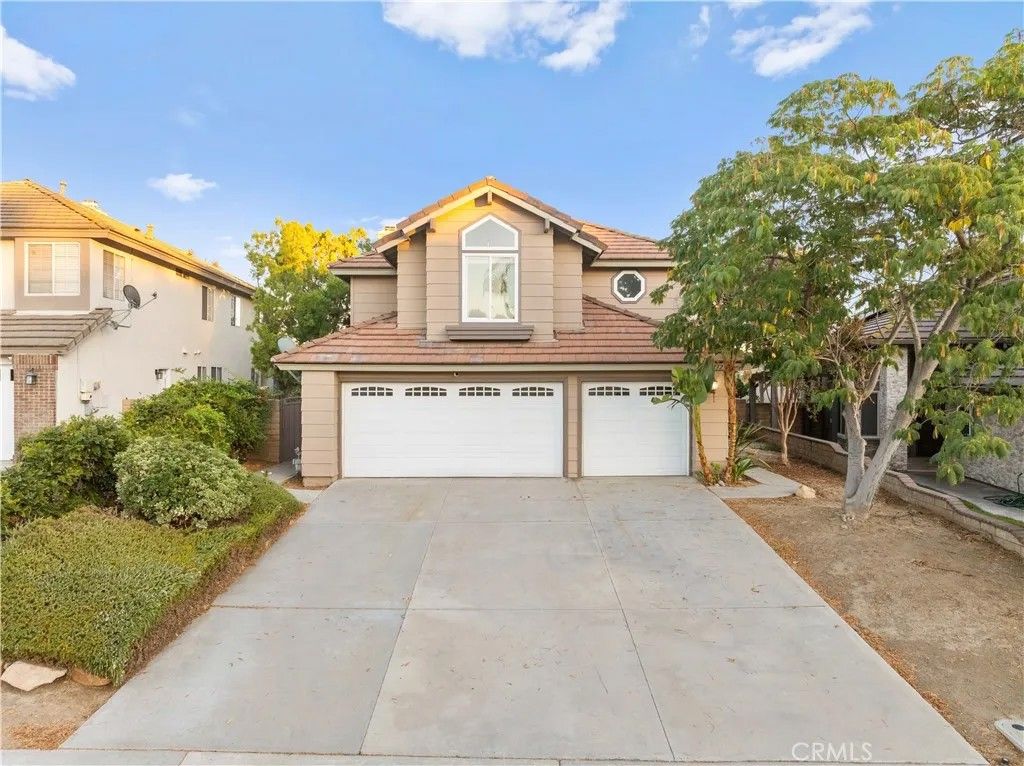 Photo of 40132 White Leaf Ln, Murrieta, CA 92562 (MLS # SW25235224)