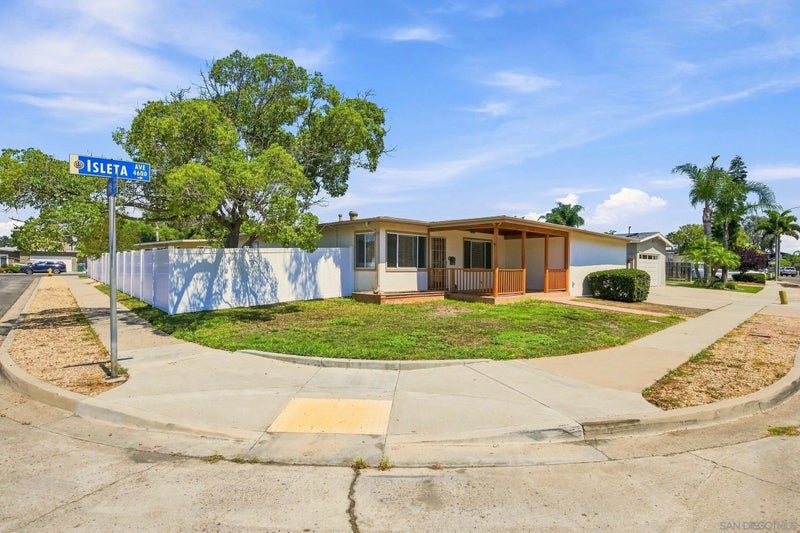 4604 Isleta Ave.