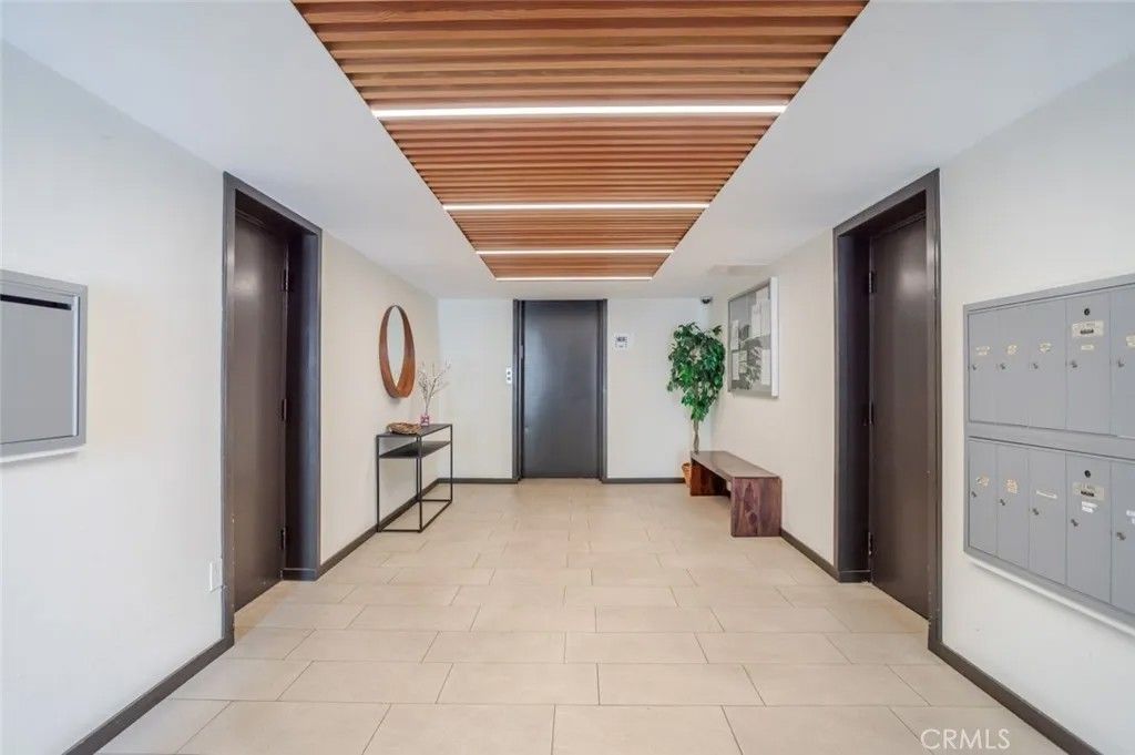 Photo of 515 N Jackson St #101, Glendale, CA 91206 (MLS # GD26066456)