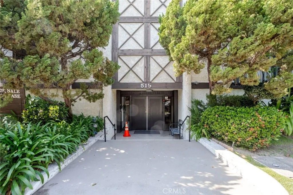 Photo of 515 N Jackson St #101, Glendale, CA 91206 (MLS # GD26066456)