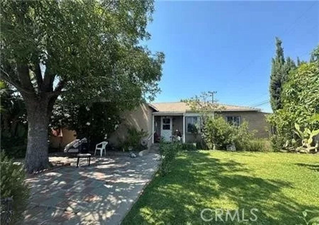 Photo of 10673 Saticoy St, Sun Valley, CA 91352 (MLS # DW26065263)
