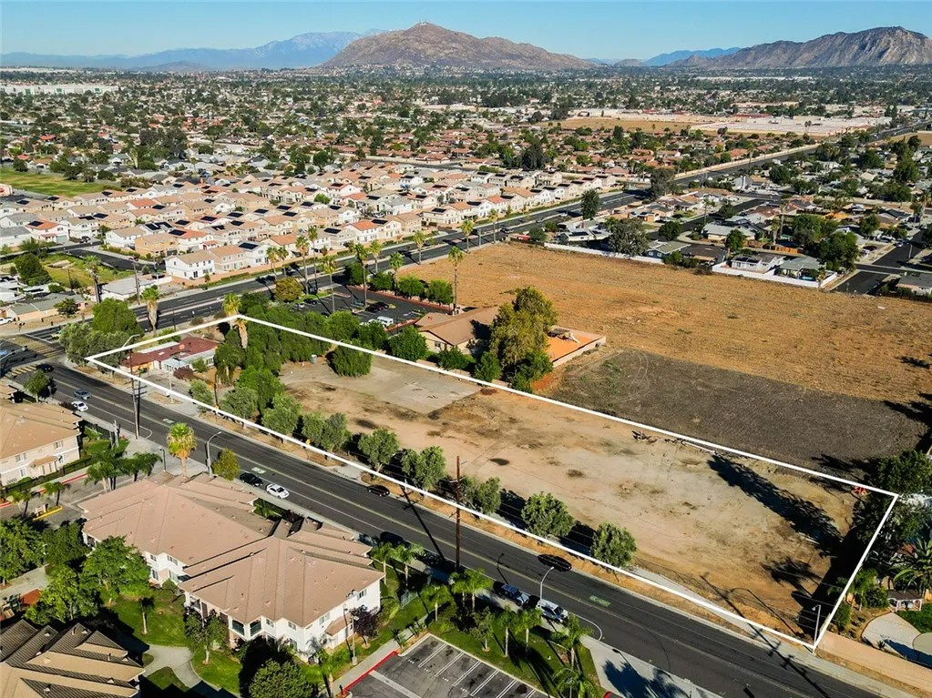14740 Perris