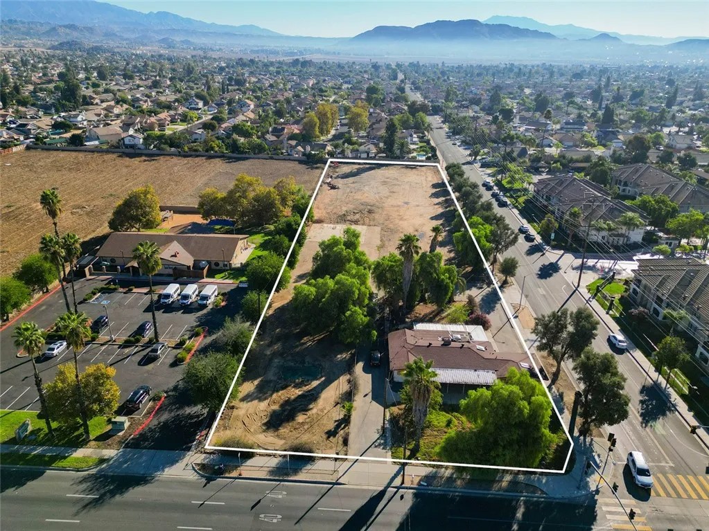 14740 Perris