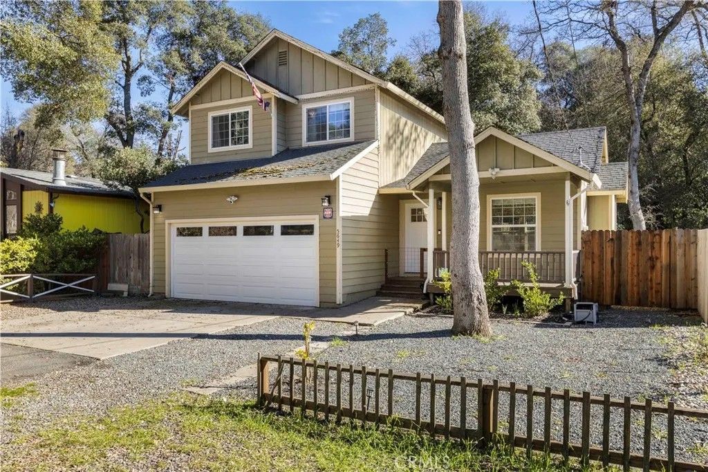 Photo of 5649 Crawford Ave, Clearlake, CA 95422 (MLS # LC26010597)