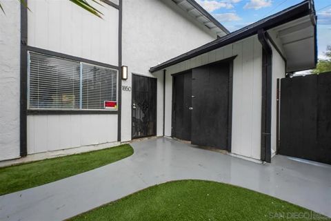 Photo of 1850 Bakersfield St, Lemon Grove, CA 91945 (MLS # 2600153)