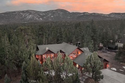 Photo of 1086 Heritage, Big Bear Lake, CA 92314 (MLS # IG26048652)