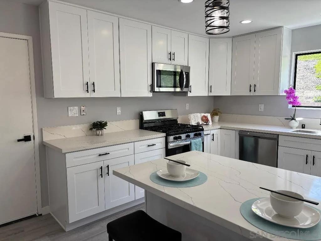 Photo of 9211 Todos Santos DR, Santee, CA 92071 (MLS # 260014434)