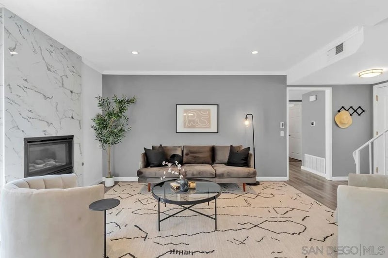 9885 Aldergrove Lane