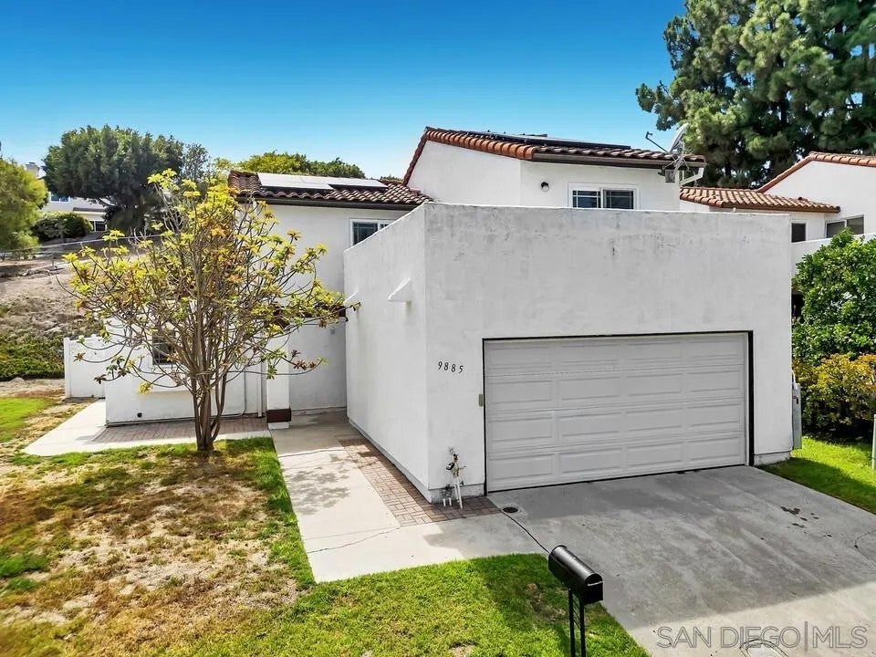 9885 Aldergrove Lane