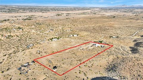 Tiny photo for 20875 Riverview Road, Apple Valley, CA 92308 (MLS # HD25252488)