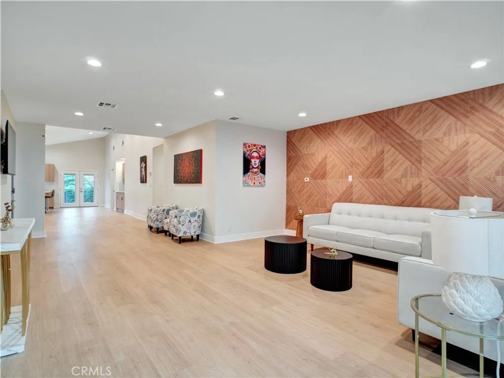 Photo of 17961 Martha Street, Encino, CA 91316 (MLS # SR26089828)